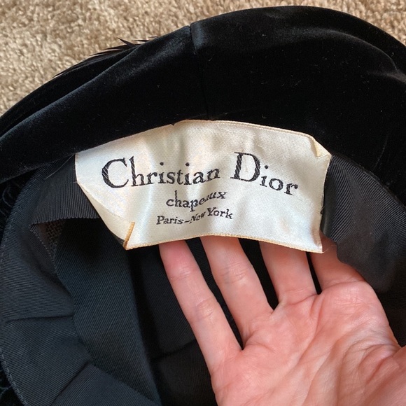 VTG 60’s CHRISTIAN DIOR Black Velvet Feather Hat - Picture 11 of 13
